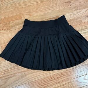 Ewedoos Elegant Black Pleated Skirt